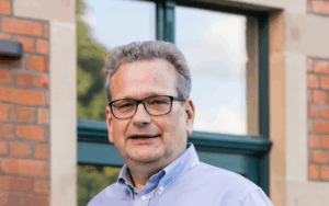 Dr. Hartmut Frenzel